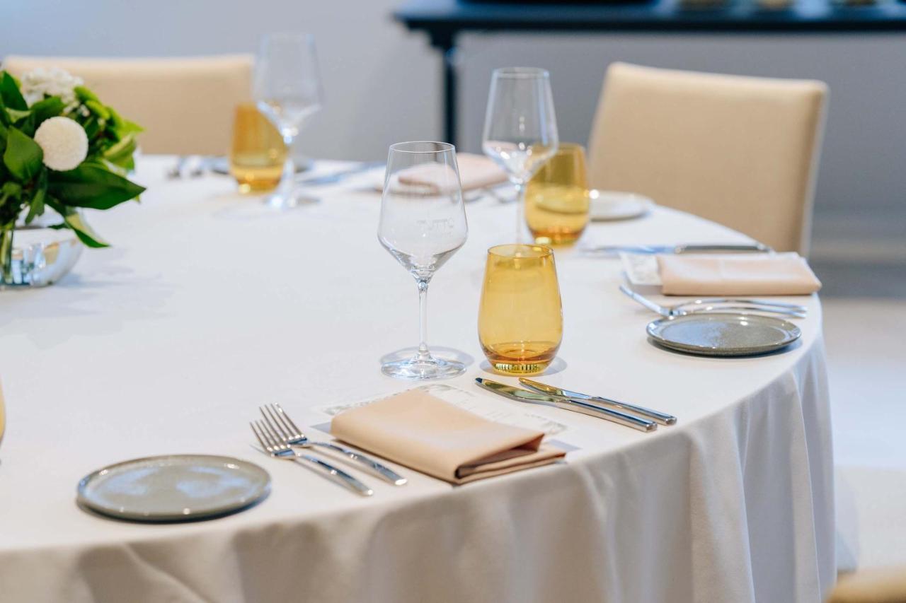Peppers Waymouth Hotel Adelaide Kültér fotó A table set for fine dining