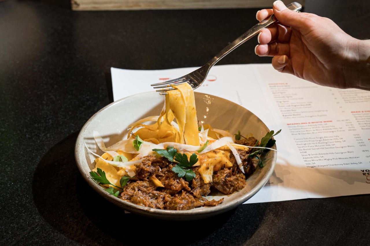 Peppers Waymouth Hotel Adelaide Kültér fotó A bowl of chili at the 2018 Texas Book Festival