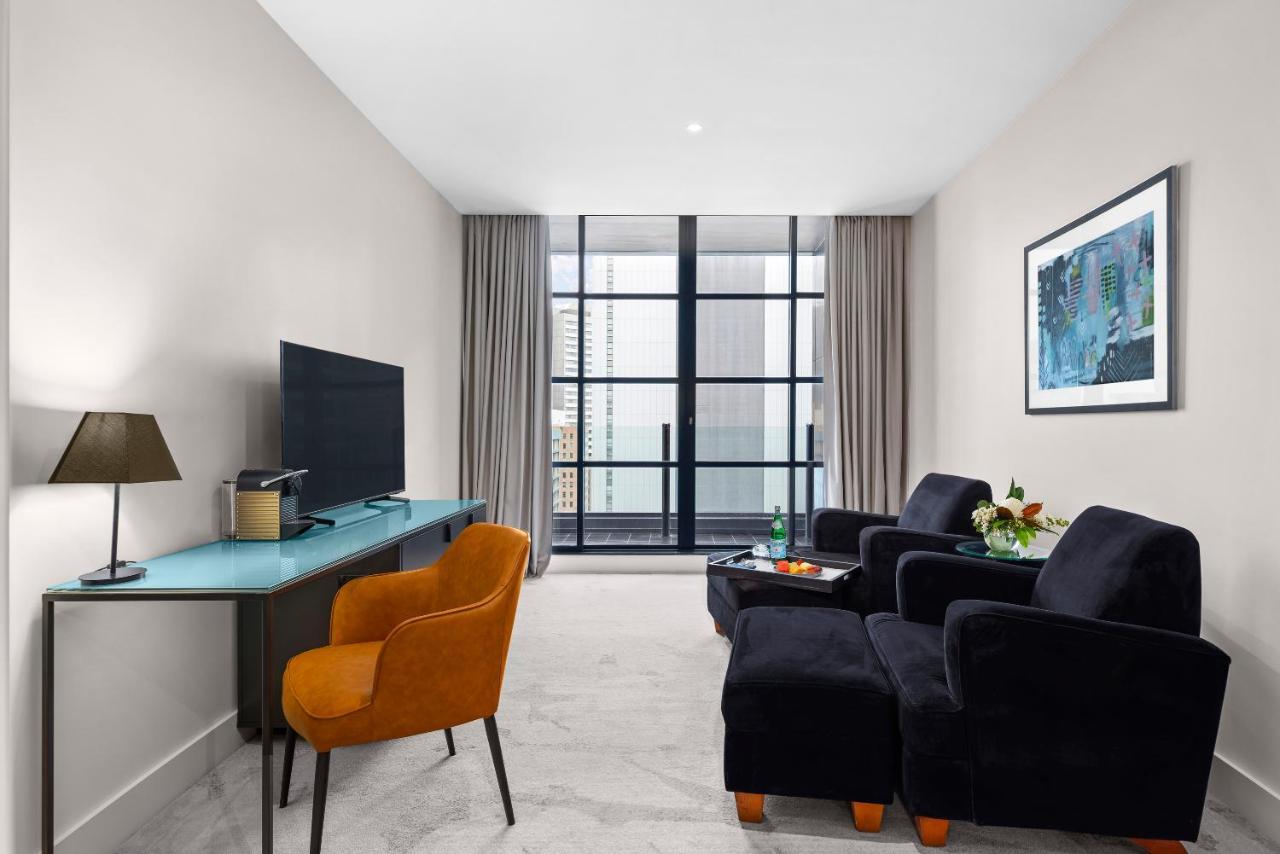 Peppers Waymouth Hotel Adelaide Kültér fotó A typical apartment at The Standard East Village