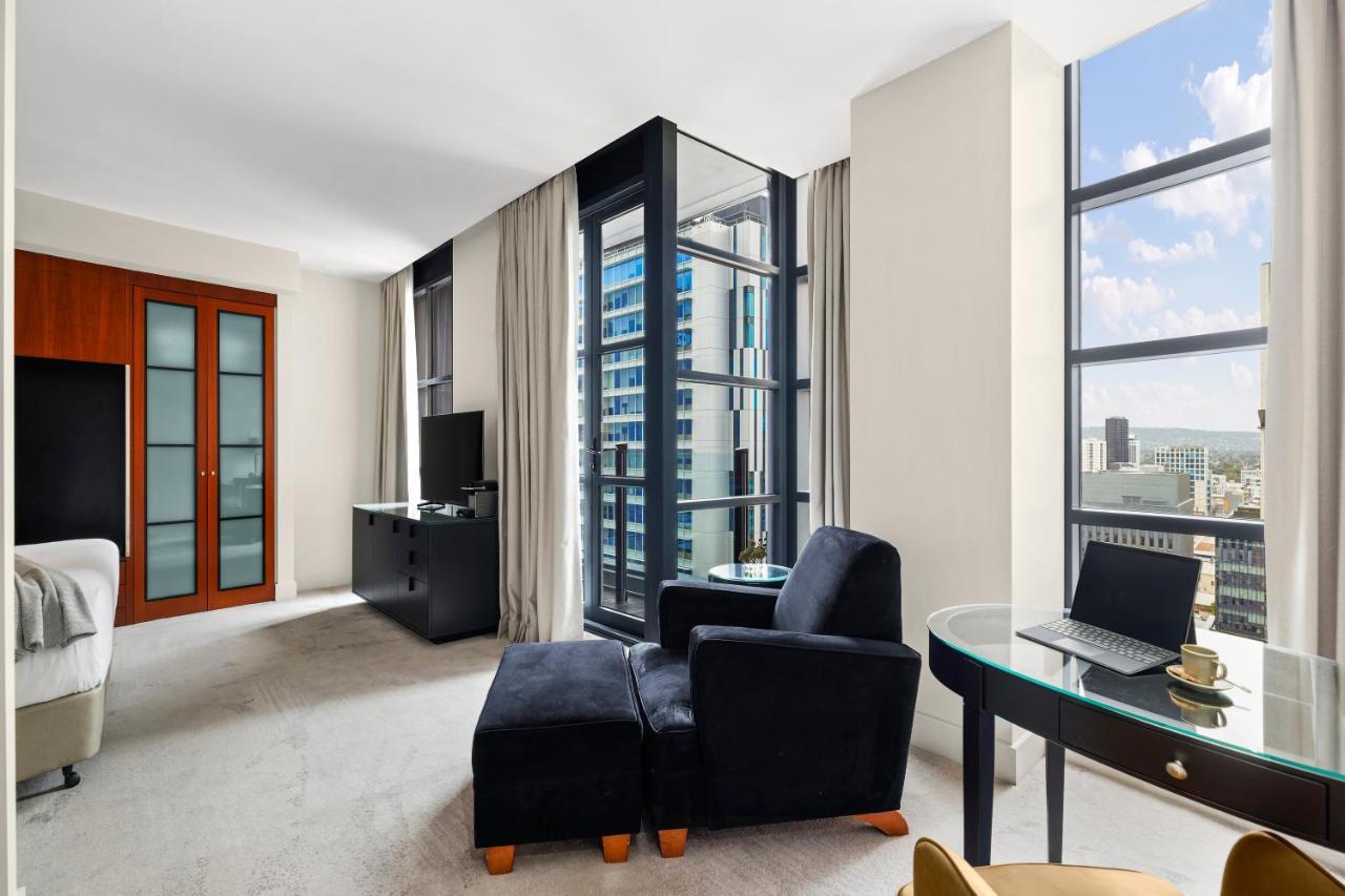 Peppers Waymouth Hotel Adelaide Kültér fotó A typical apartment interior