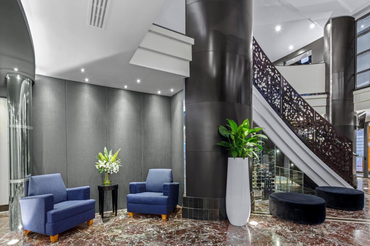 Peppers Waymouth Hotel Adelaide Kültér fotó The lobby of the hotel
